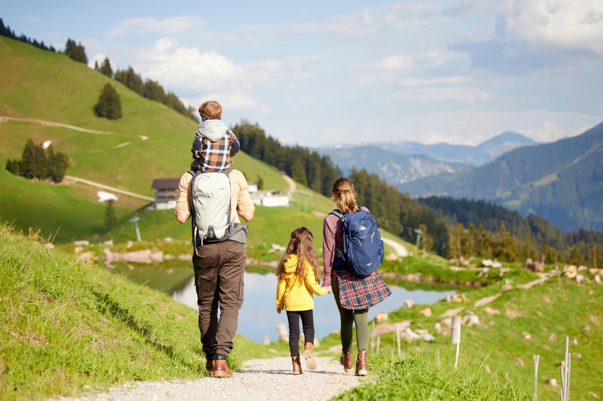 Das Hopfgarten Familotel Tirol Хопфгартен-им-Бриксенталь Экстерьер фото